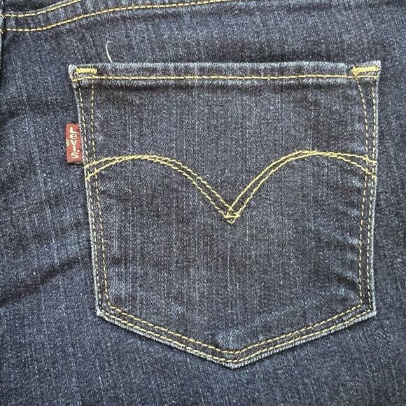 Levi's Women's Jeans 10 / 30 Slight Curve Classic Boot Cut Medium Wash Stretch - Picture 5 of 11